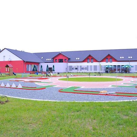 Hotel Oswald Arena à Jemielnica Extérieur photo