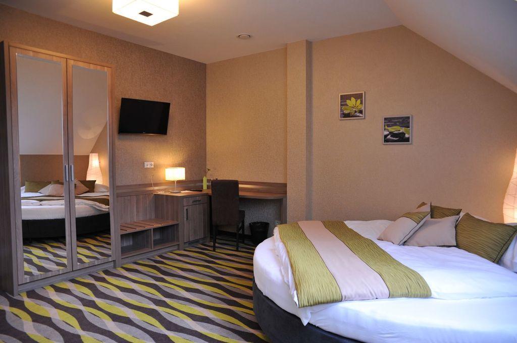Hotel Oswald Arena à Jemielnica Extérieur photo